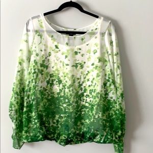 Alfani woman size 0x green and white blouse.